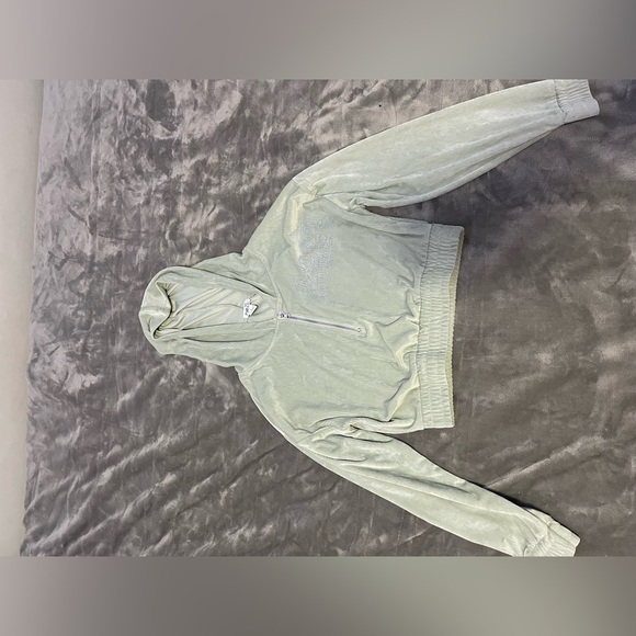 Green Velour Cropped Sweater - Picture 3 of 5